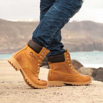 Men's Boots: buy directly in the official Panama Jack online store.